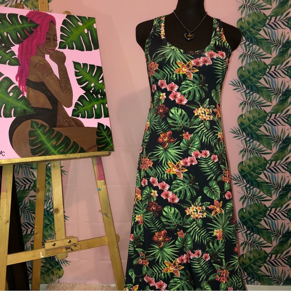 Zinzane Dresses & Skirts - Zinzane Navy (or Black) Tropical Print Maxi Dress